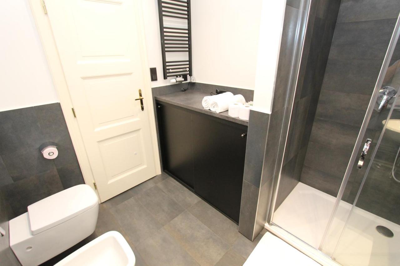 Luxury Apartments Krocinova Praag Buitenkant foto