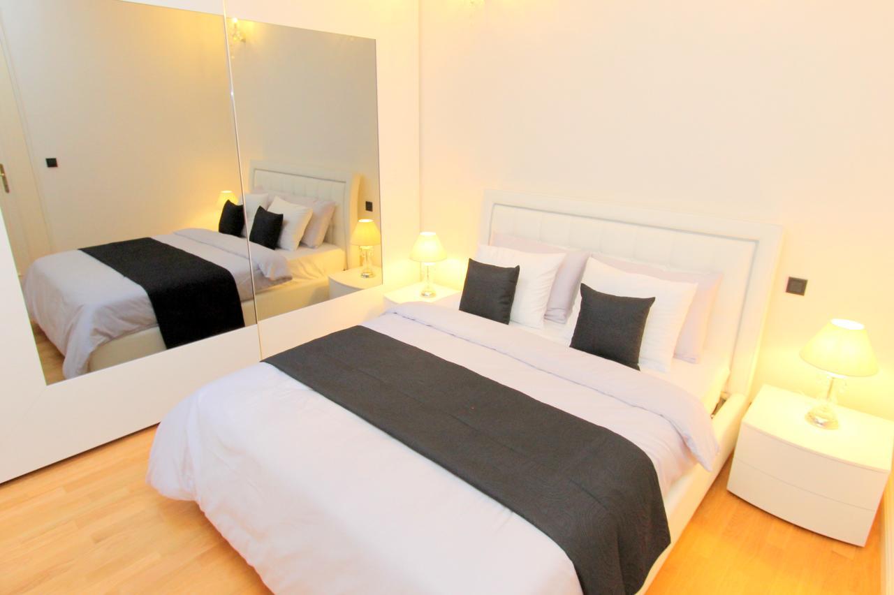 Luxury Apartments Krocinova Praag Buitenkant foto