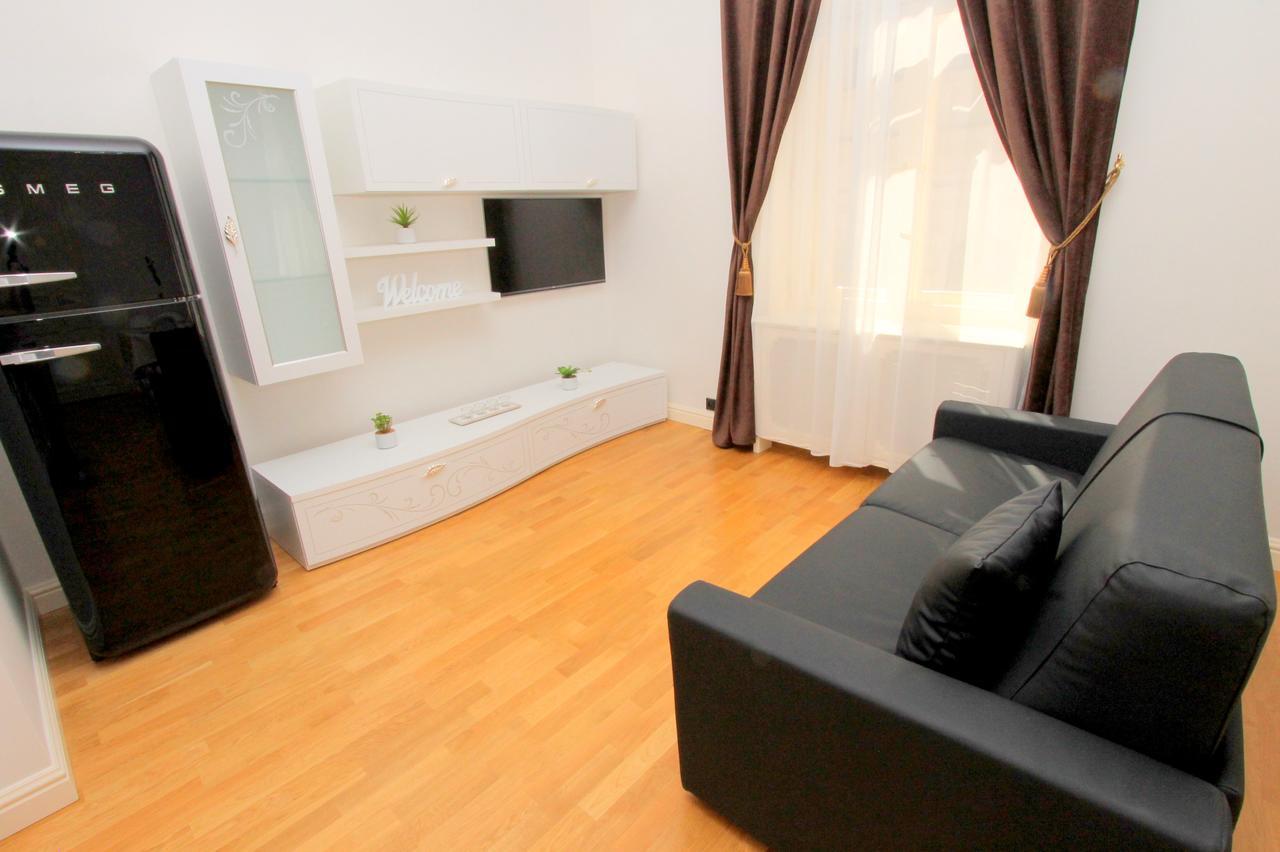 Luxury Apartments Krocinova Praag Buitenkant foto